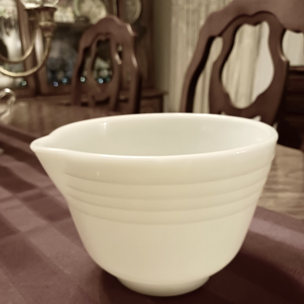 Mixing bowl